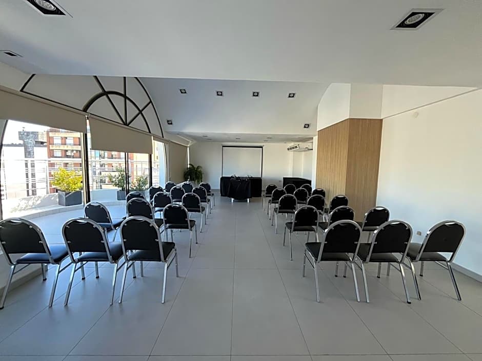 Urquiza Apart Hotel & Suites