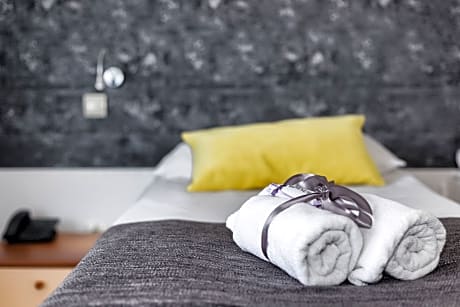 Economy twin room, balcony