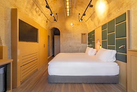 Arched Room with Panoramic View and Balcony