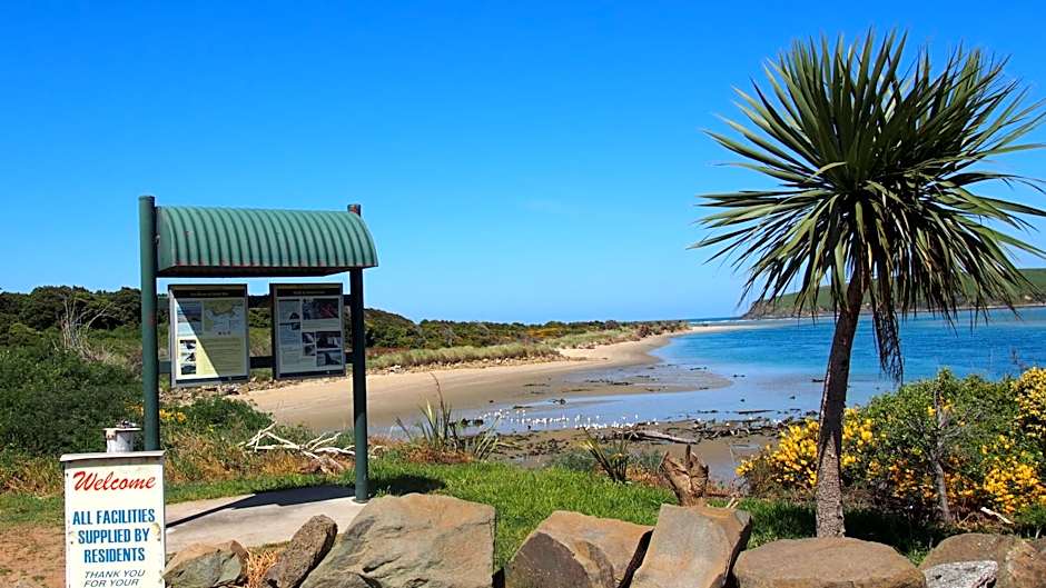 Surat Bay Lodge by the Sea/Backpackers Hostel