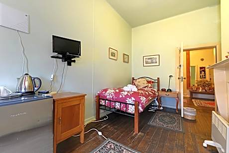 Single Room with Shared Bathroom