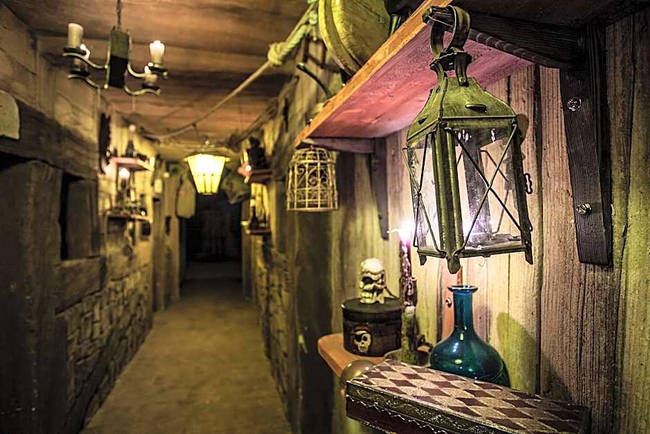Hotel Pirates World