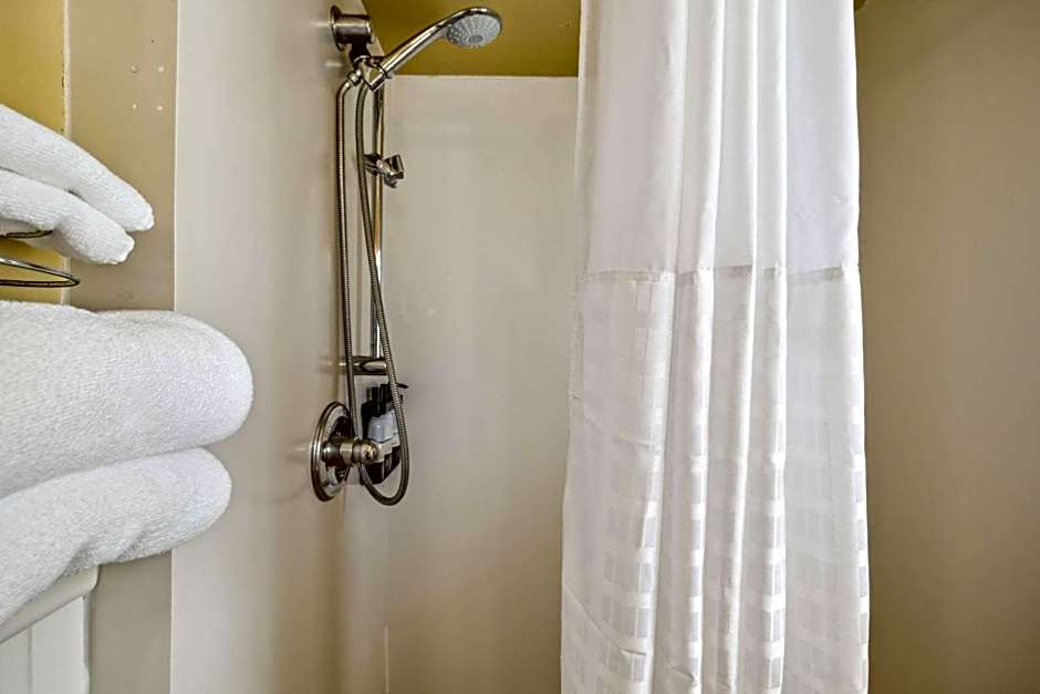 Inn Marin and Suites, Ascend Hotel Collection