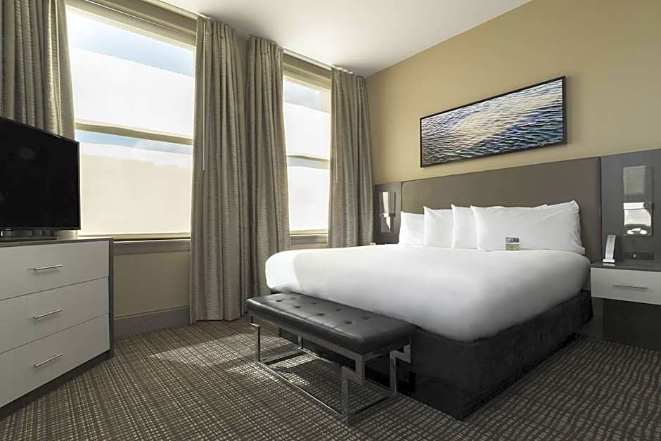 Photo 1 of 3 of 1 King Bed Guestroom