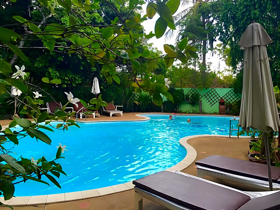 Harry's bungalow & Restaurant