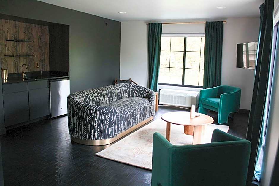 The Inn Hotel, Ascend Hotel Collection