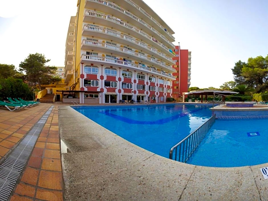 Hotel Seramar Luna-Luna Park