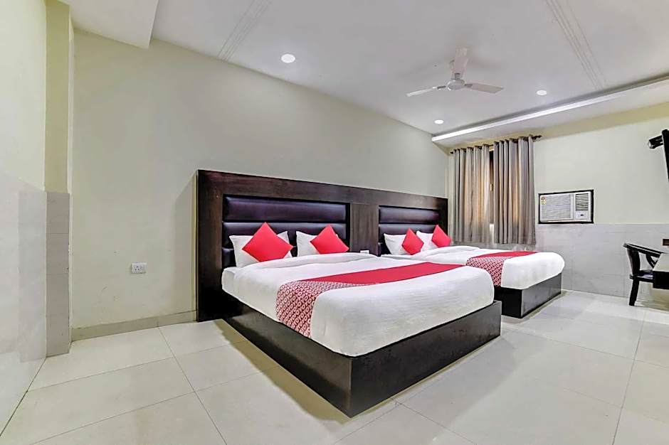 OYO Flagship 26585 Bhera Enclave Paschim Vihar – Delhi, NY