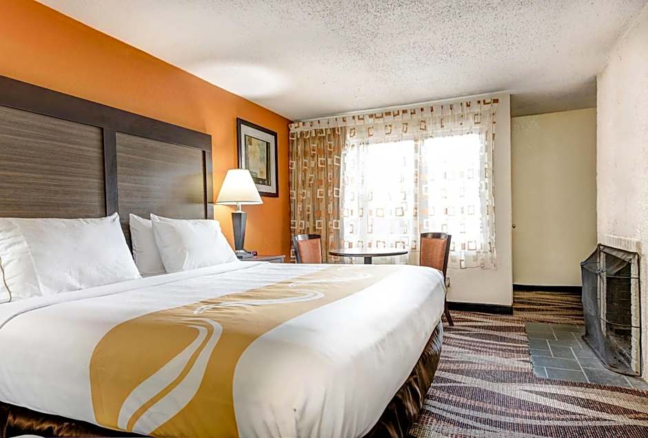 Quality Inn Creekside - Downtown Gatlinburg