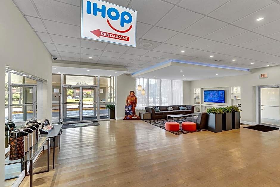 Days Inn by Wyndham Titusville Kennedy Space Center