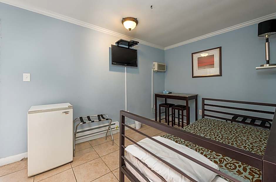 Boardwalk Hotel Charlee & Apartments Beach Hotel Oceanfront