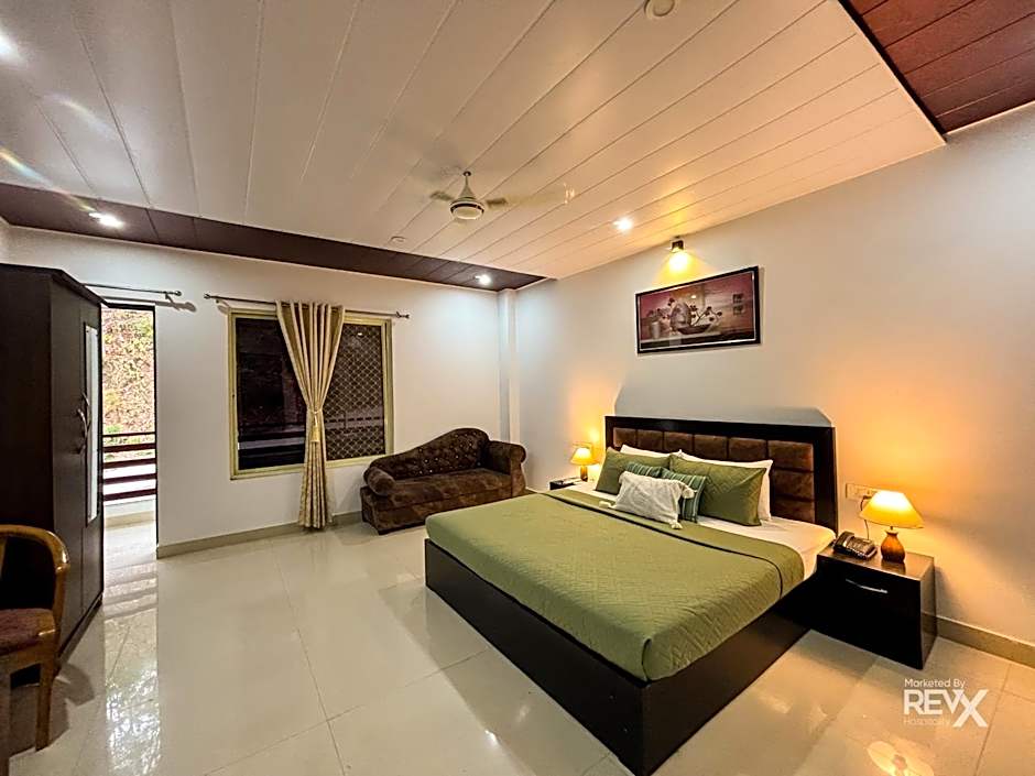Photo 1 of 5 of Suite