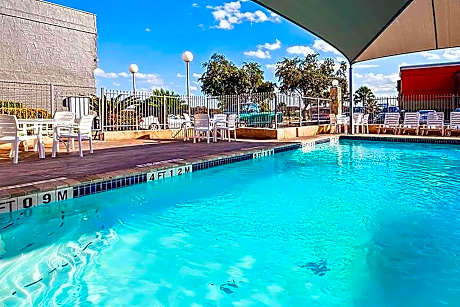 Travelodge by Wyndham San Antonio Downtown Northeast