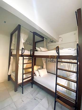 4-Bed Mixed Dormitory Room