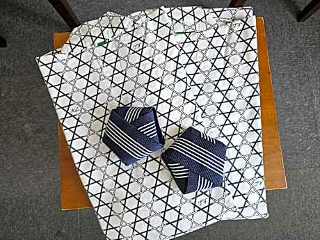 Standard Twin Room with Mountain View