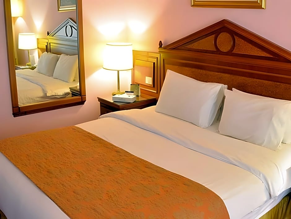 Golden Tulip Serenada Hamra Hotel