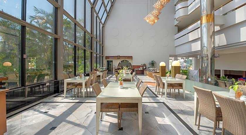 Lux Tychi Hotel Malang