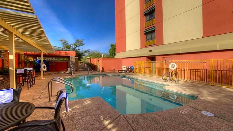 Holiday Inn Express Hotel & Suites Tempe Hotel