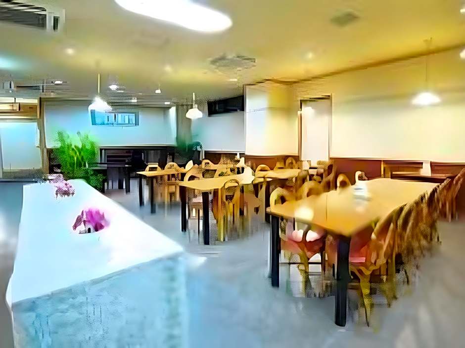 Annex Royal Hotel