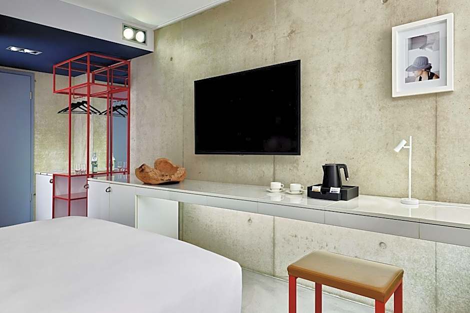 the Deutz, a Tribute Portfolio Hotel