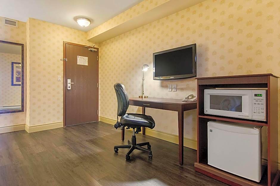 Comfort Inn & Suites