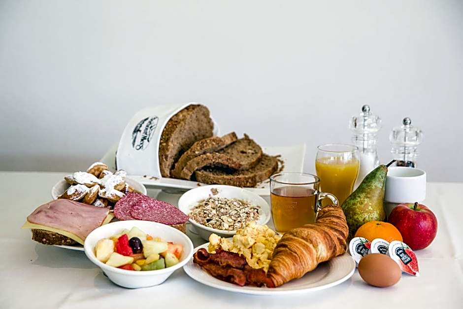 Hotel Sportsbar & Brasserie Dorhout Mees