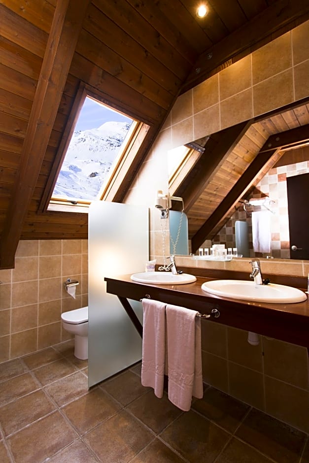 Fun Aragon Hills Hotel & Spa