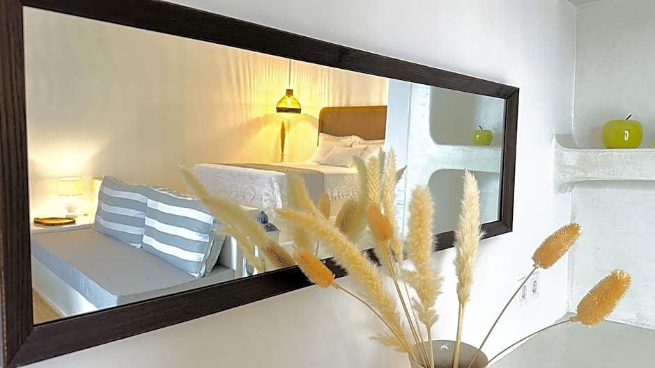 Myconian Theros Luxury Suites