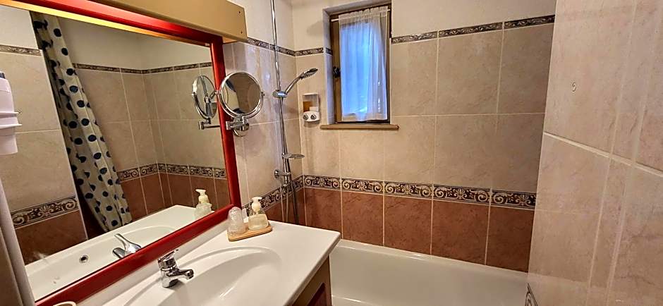 Chez Philippe - Appartements et Chalets - Panoramic Village vue Glaciers