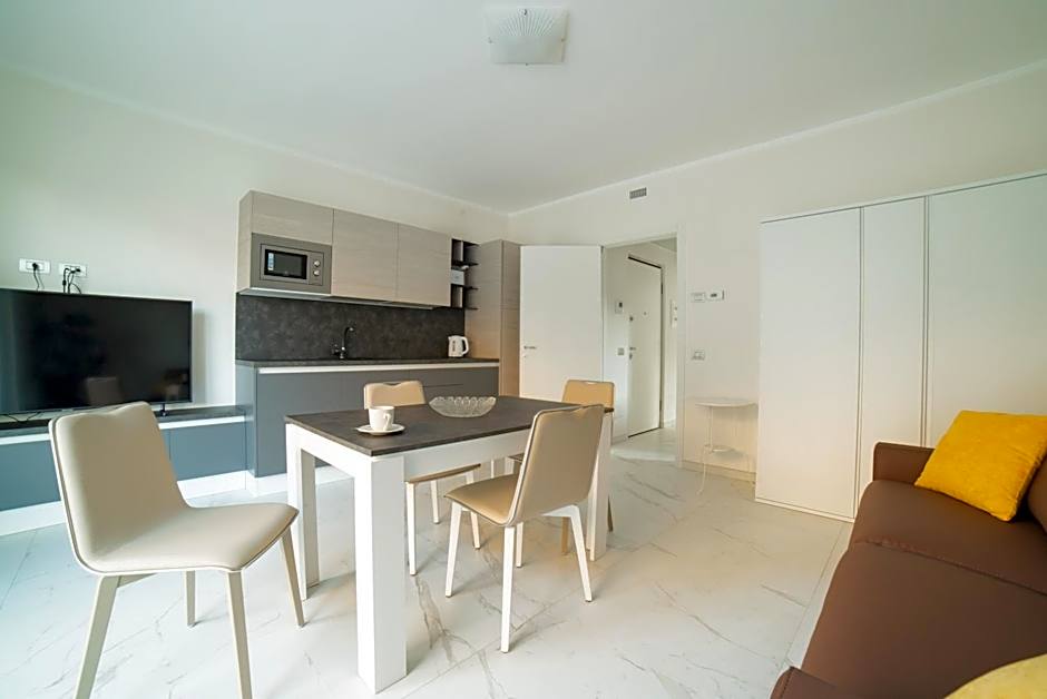 Yachting Residence - Private Dock, Lake Access & SPA
