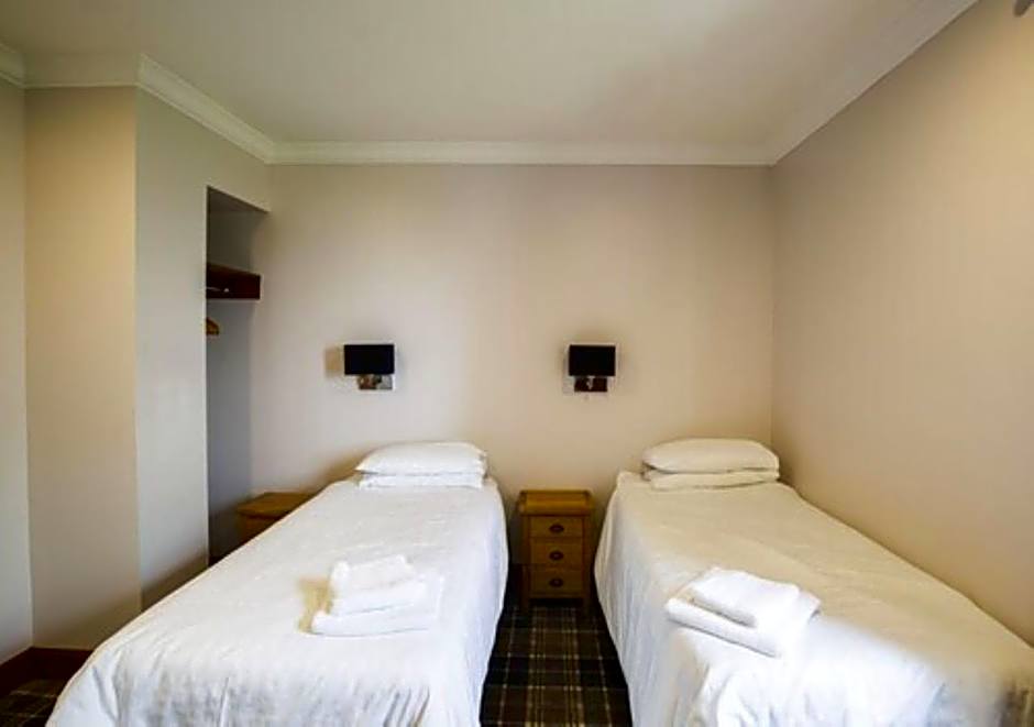 GOLF View Hotel & Macintosh Restaurant