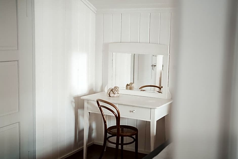 No8 Boutique Hotel - self check in