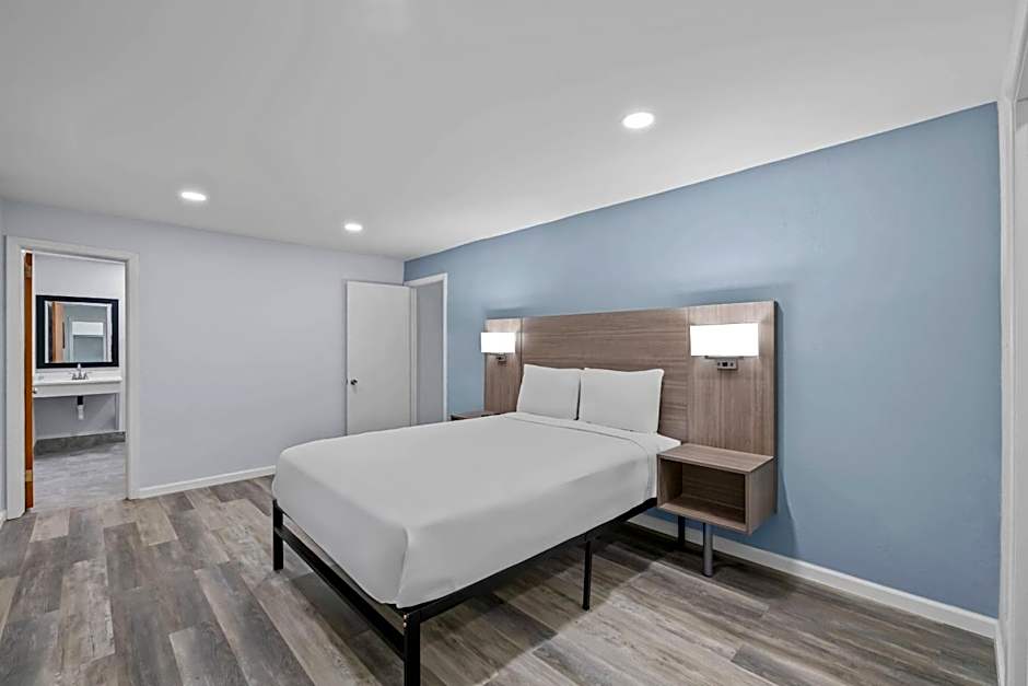 Suburban Studios Newport News - Hampton