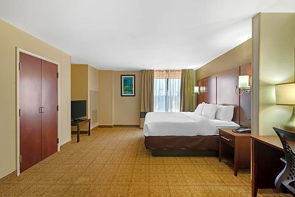 Comfort Suites Savannah Gateway I-95