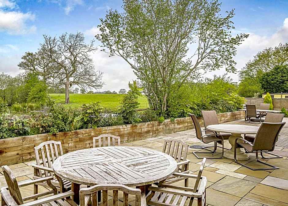 Ladera Retreat Lodges