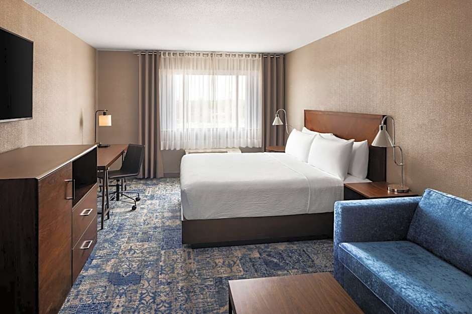 Four Points By Sheraton Edmonton South