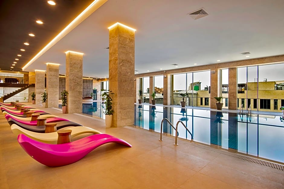 Holiday Inn Yerevan - Republic Square By IHG