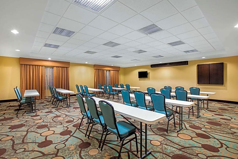 La Quinta Inn & Suites by Wyndham Sioux Falls