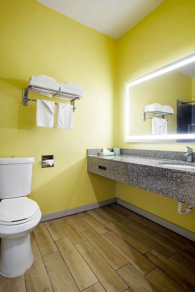 Plantation Suites and Conference Center