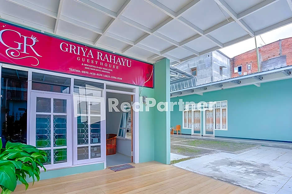 Griya Rahayu Guesthouse Mitra RedDoorz near Jatim Park 2 Batu
