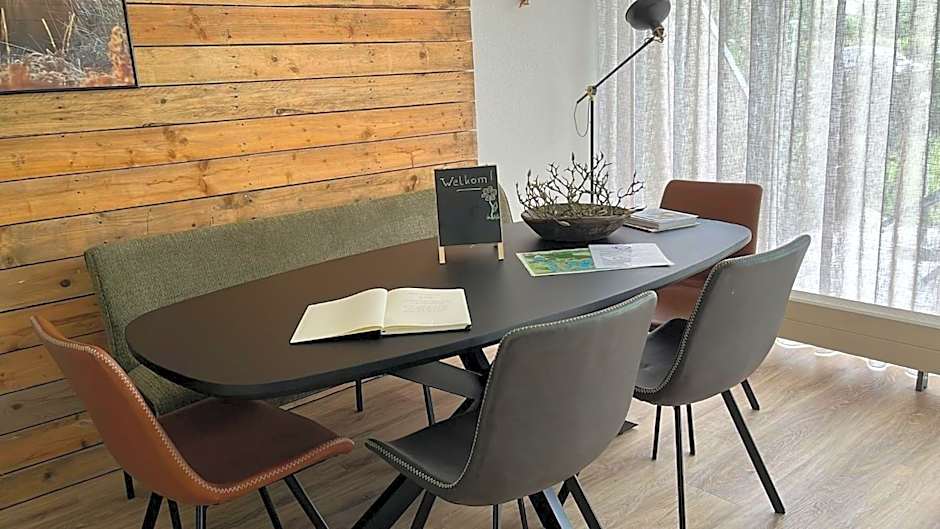 Vakantiehuis de Vennen in Vlagtwedde Parkeren voor de deur