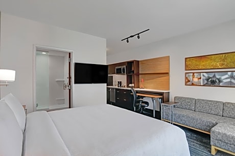 King Studio with Sofa Bed and Roll-in Shower - Mobility and Hearing Accessible