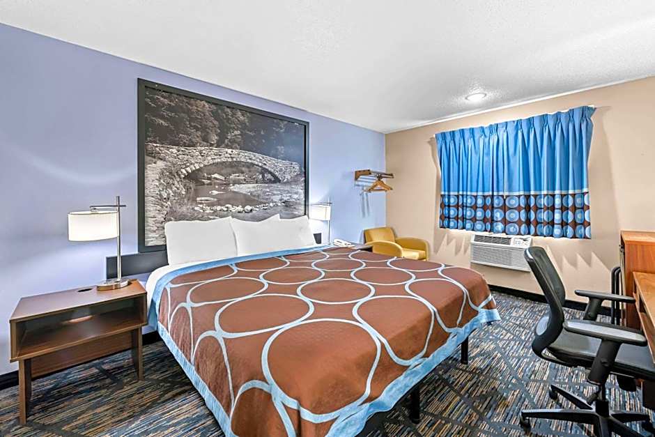 Super 8 by Wyndham Council Bluffs IA Omaha NE Area
