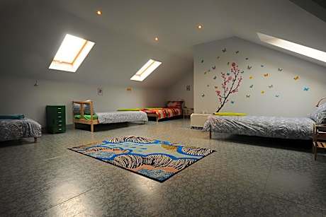 Bed in 8-Bed Mixed Dormitory Room