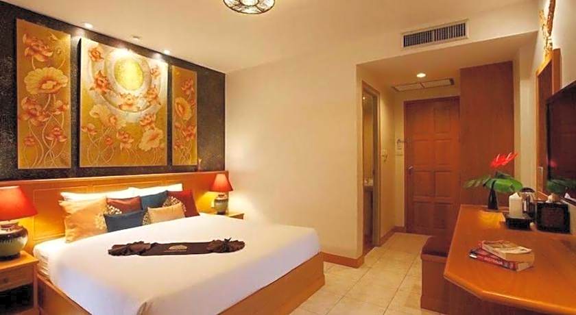 Tanawan Phuket Hotel