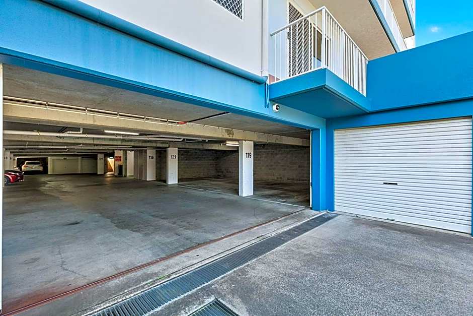 White Crest Apartments