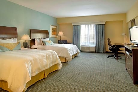 2 Queen Accessible Room Roll In Shower