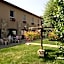 Hotel Restaurant La Creche et sa piscine interieure - Logis Hotels