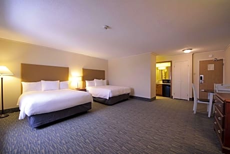 Suite with Three Queen beds