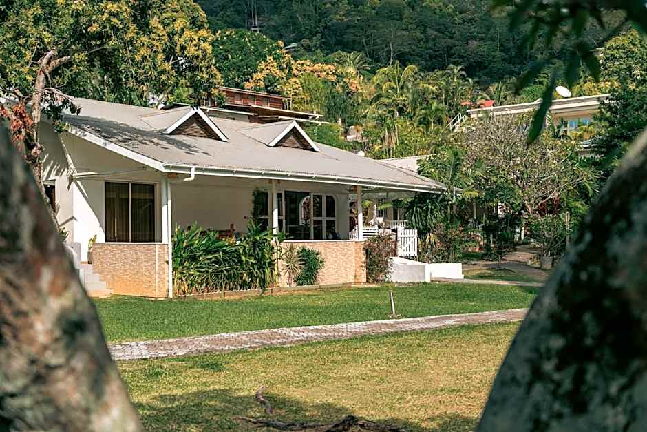 Beau Vallon Bungalows